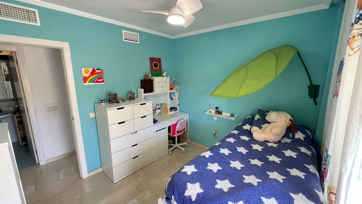 3 Zimmer Apartment zu verkaufen in Estepona mit Pool Garage - 445.000 € (Ref: 9789503)