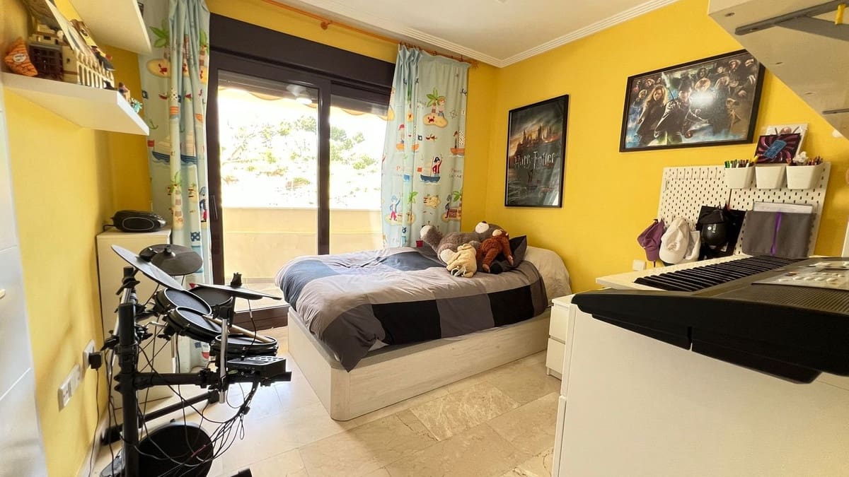 3 Zimmer Apartment zu verkaufen in Estepona mit Pool Garage - 445.000 € (Ref: 9789503)