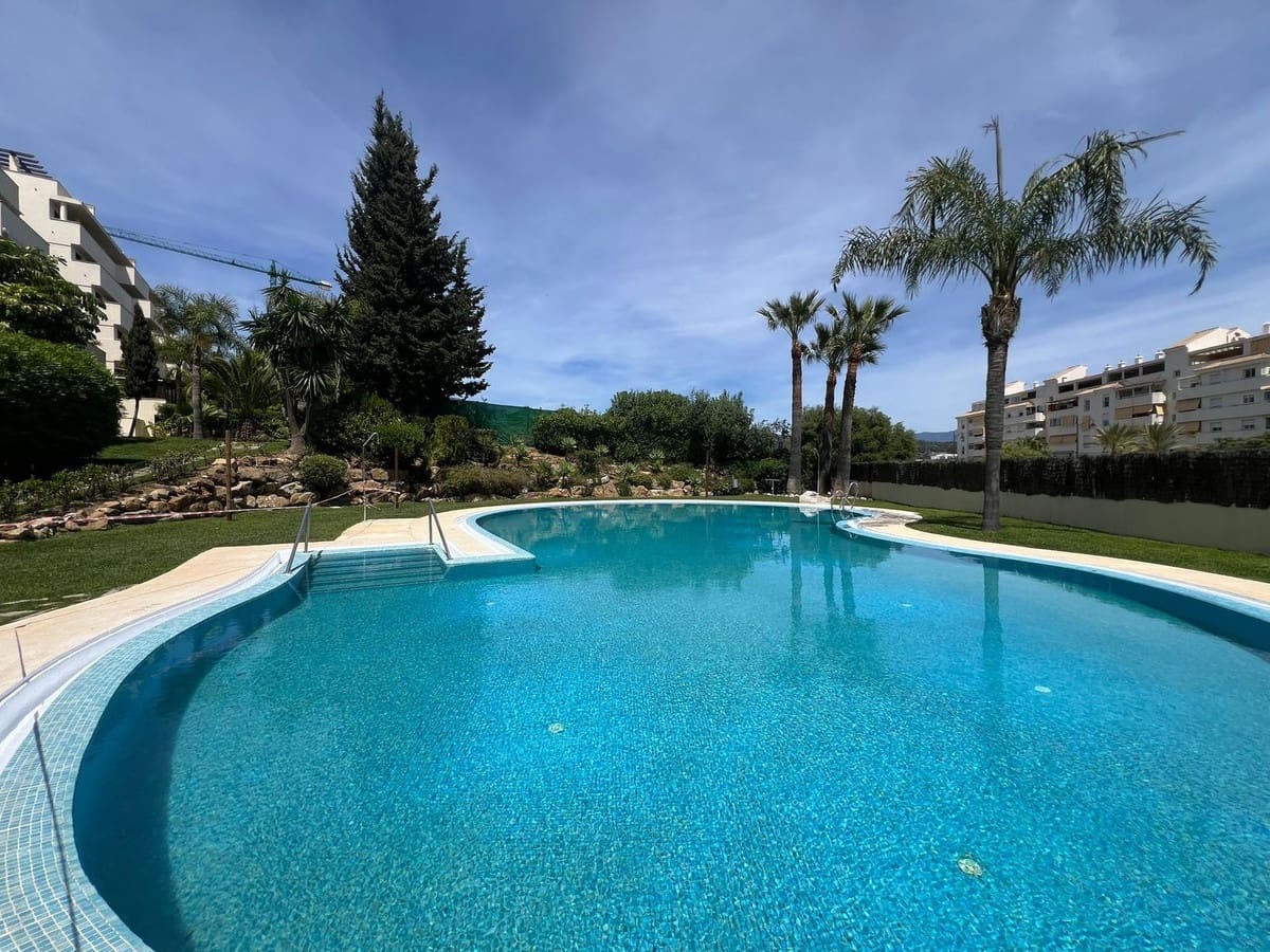 3 Zimmer Apartment zu verkaufen in Estepona mit Pool Garage - 445.000 € (Ref: 9789503)