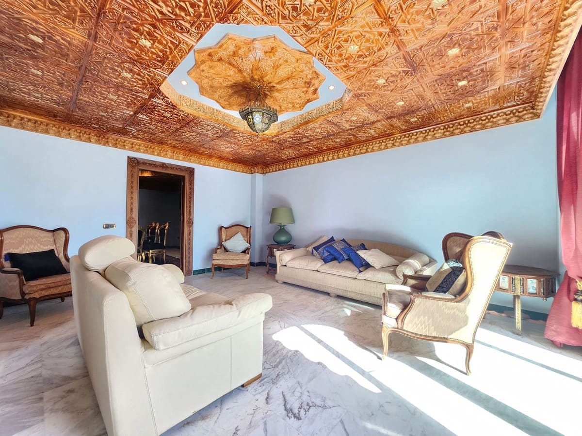 8 Zimmer Villa zu verkaufen in La Cala de Mijas mit Pool Garage - 1.720.000 € (Ref: 9789711)