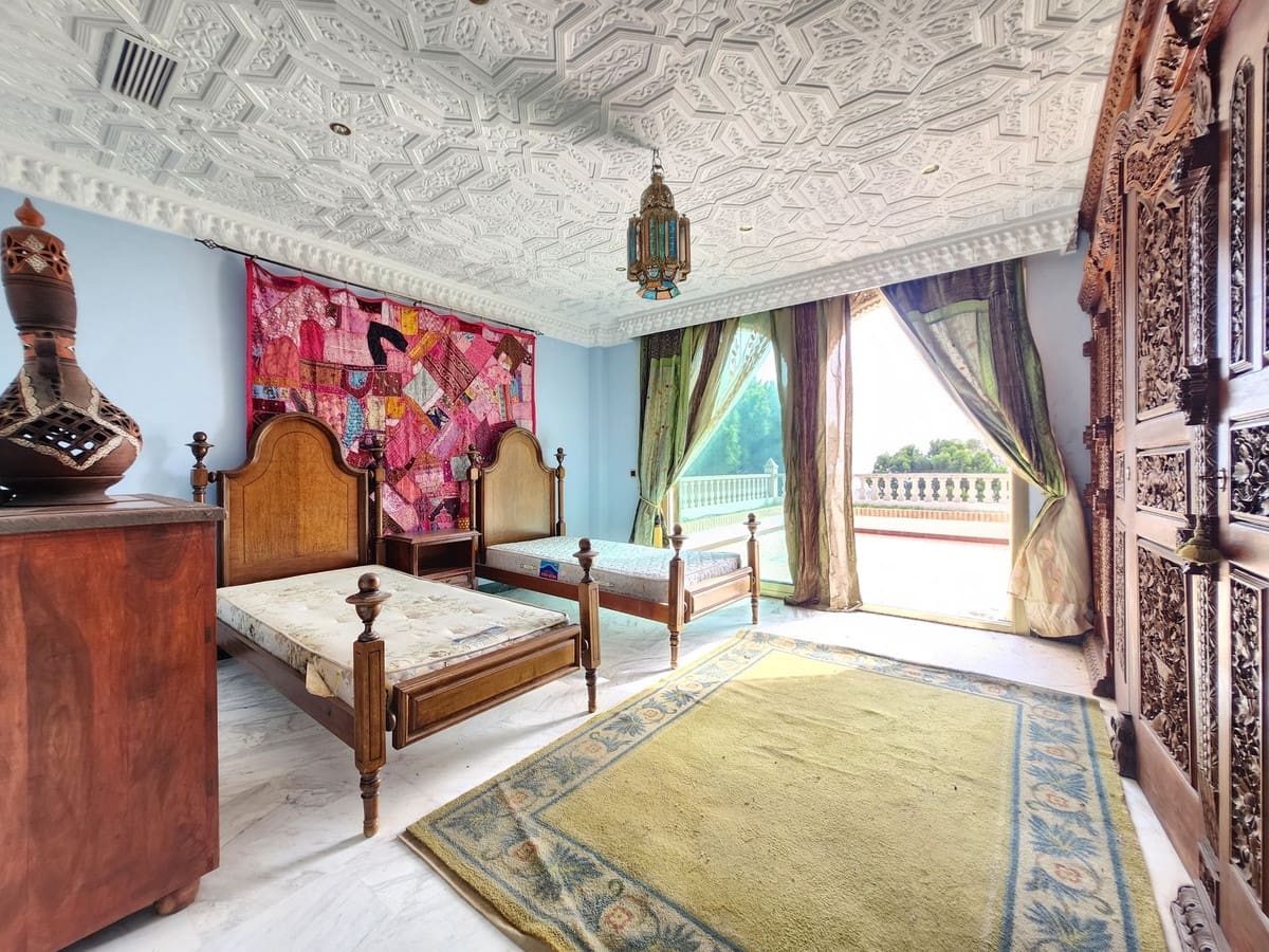 8 Zimmer Villa zu verkaufen in La Cala de Mijas mit Pool Garage - 1.720.000 € (Ref: 9789711)