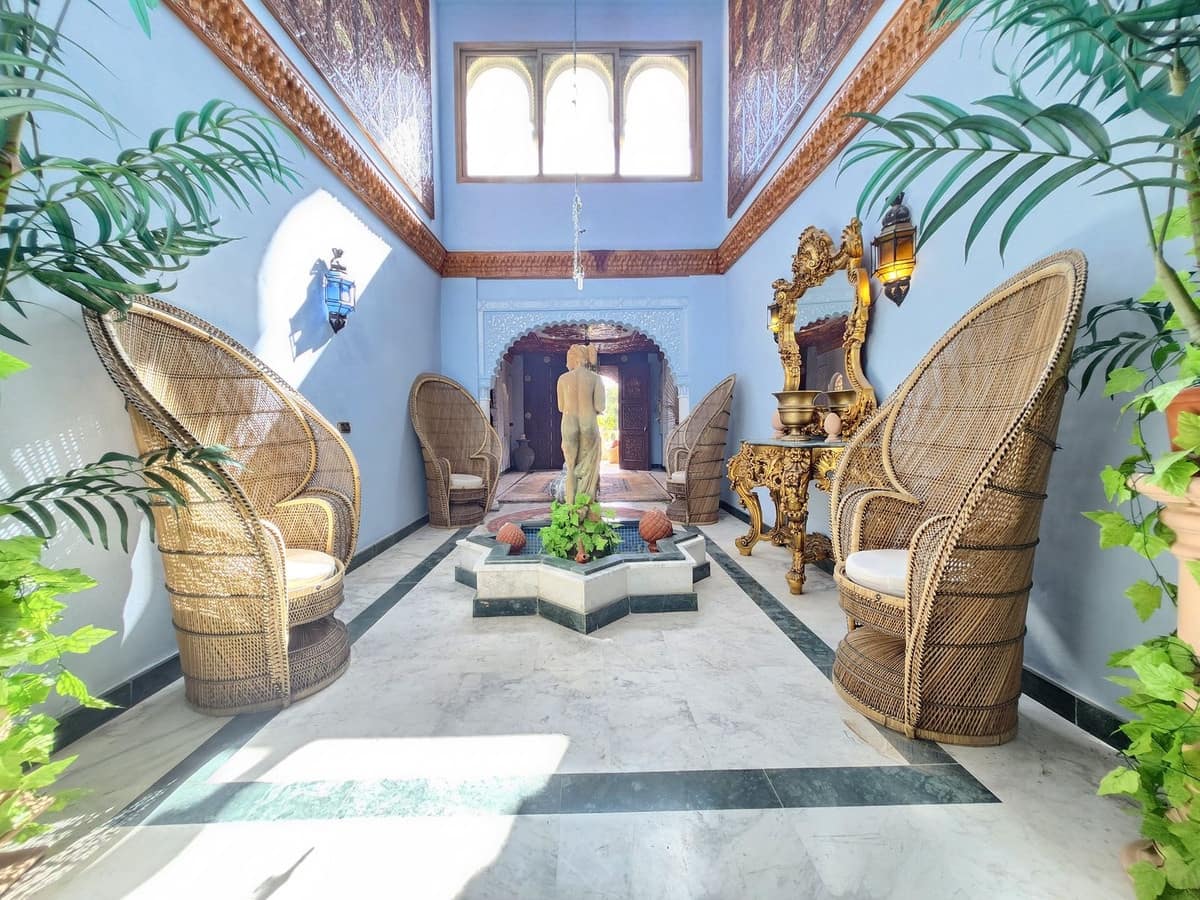 8 Zimmer Villa zu verkaufen in La Cala de Mijas mit Pool Garage - 1.720.000 € (Ref: 9789711)