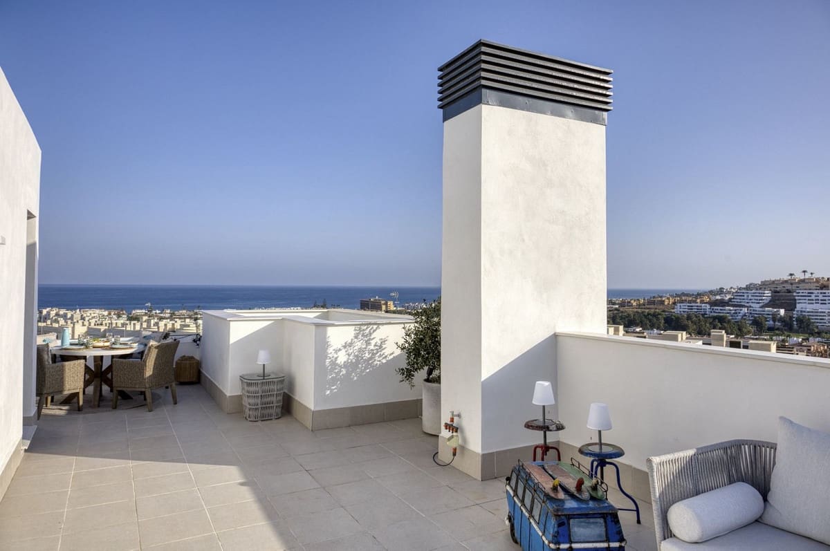 3 sypialnia Dom na sprzedaż w La Cala de Mijas z basenem garażem - 1 048 000 € (Ref: 9789712)