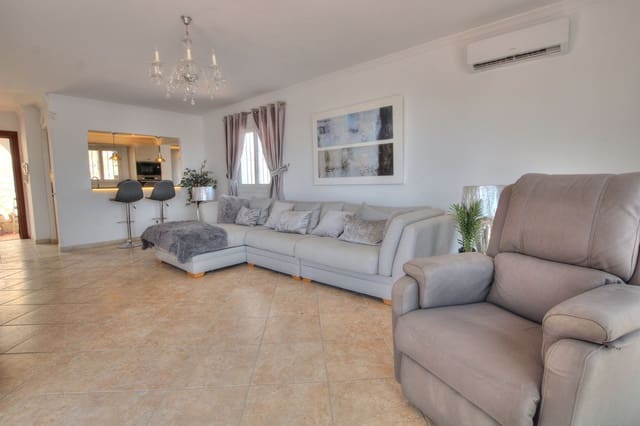 4 bedroom Villa for sale in La Cala de Mijas, Mijas with pool garage - € 945,000 (Ref: 9789713)