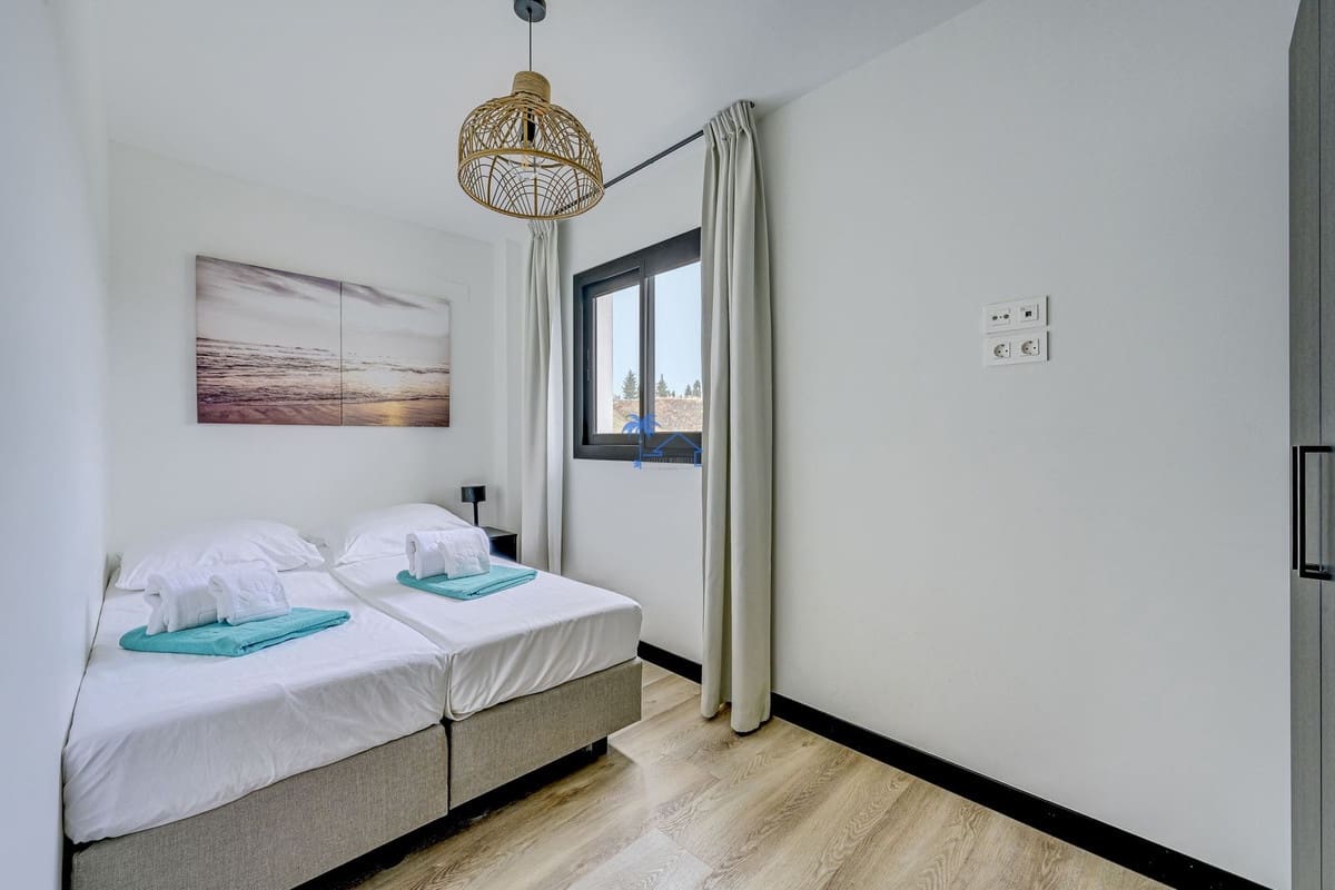 3 Zimmer Apartment zu verkaufen in La Cala de Mijas mit Pool Garage - 430.000 € (Ref: 9789914)