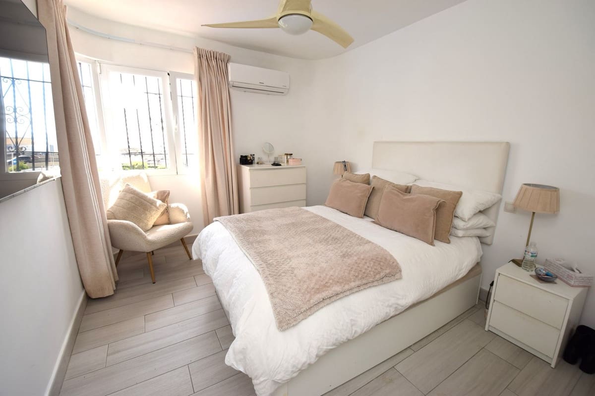 3 sypialnia Willa na sprzedaż w La Cala de Mijas z basenem - 795 000 € (Ref: 9793223)