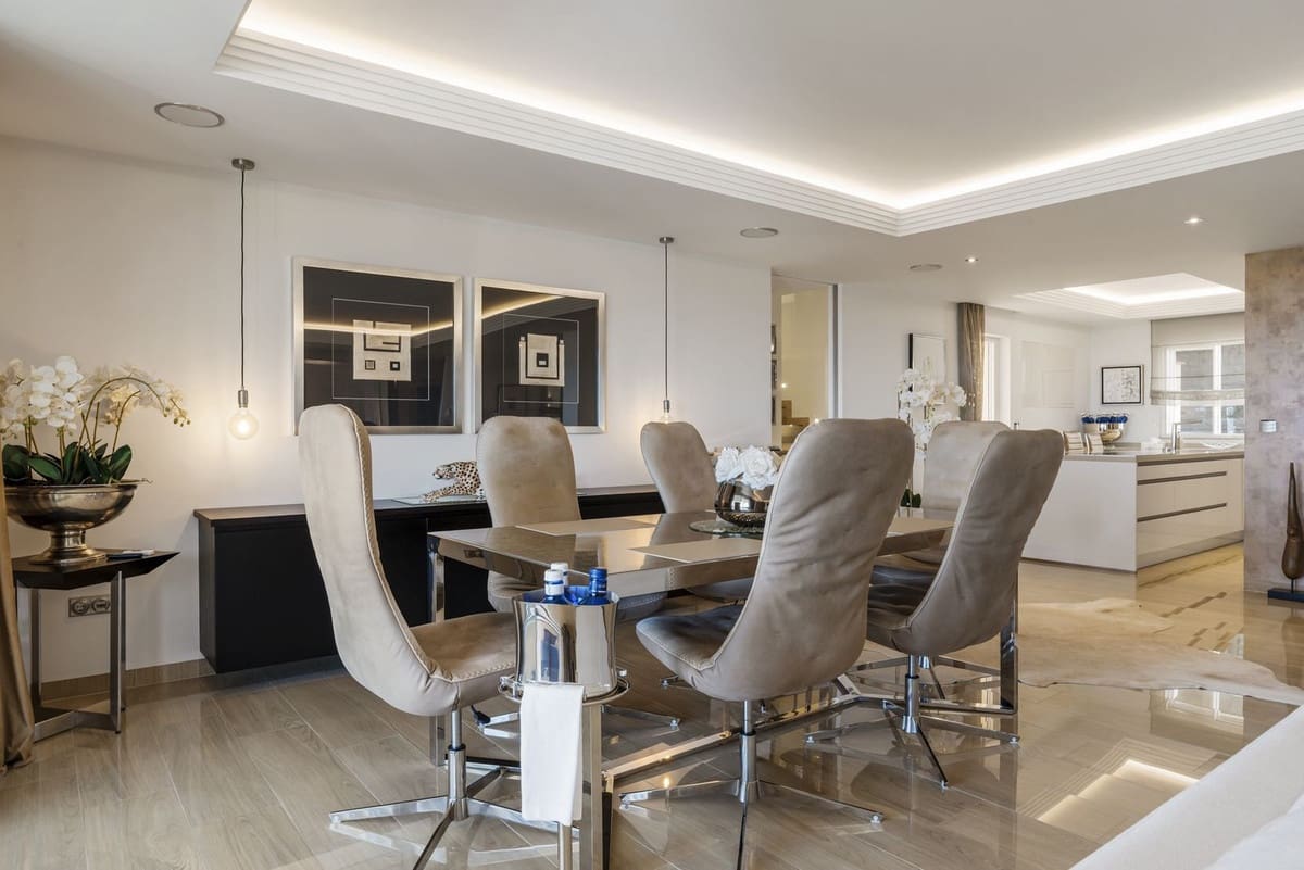 4 bedroom Penthouse for sale in Benahavis with pool garage - € 2,650,000 (Ref: 9798077)