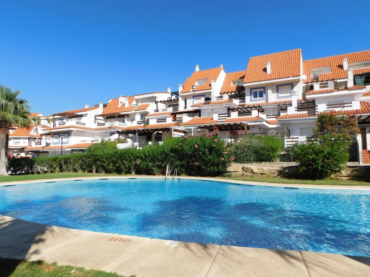 2 quarto Apartamento para venda em Manilva com piscina garagem - 265 000 € (Ref: 9799995)