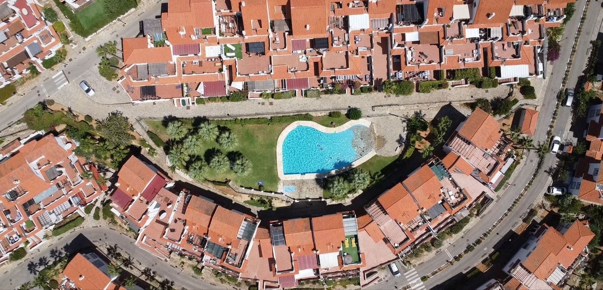 2 quarto Apartamento para venda em Manilva com piscina garagem - 265 000 € (Ref: 9799995)