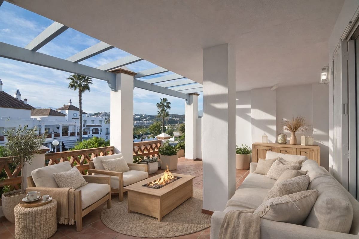 2 bedroom Apartment for sale in Mijas Golf with pool garage - € 289,000 (Ref: 9800079)