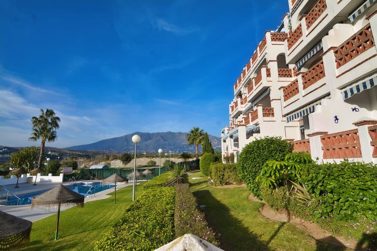 2 bedroom Apartment for sale in Mijas Golf with pool garage - € 289,000 (Ref: 9800079)