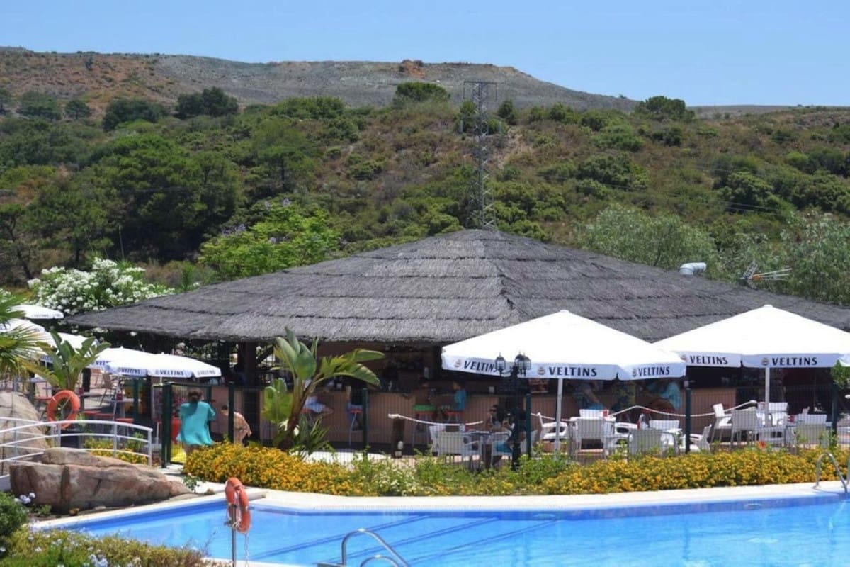 2 Zimmer Apartment zu verkaufen in Benahavis mit Pool Garage - 279.000 € (Ref: 9800081)