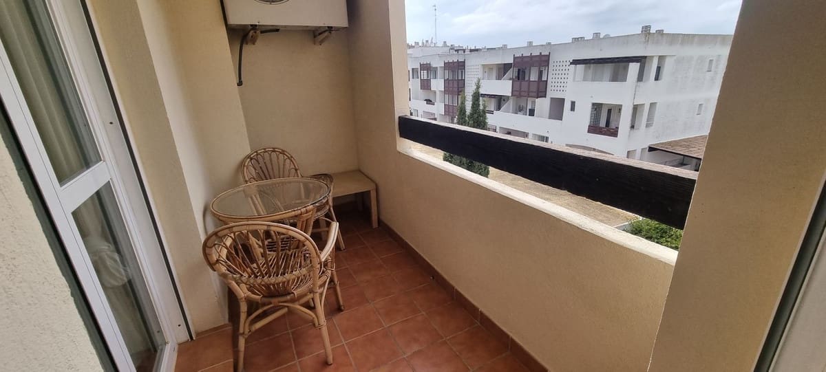 2 quarto Apartamento para venda em La Duquesa / Puerto de la Duquesa com piscina garagem - 269 500 € (Ref: 9800083)