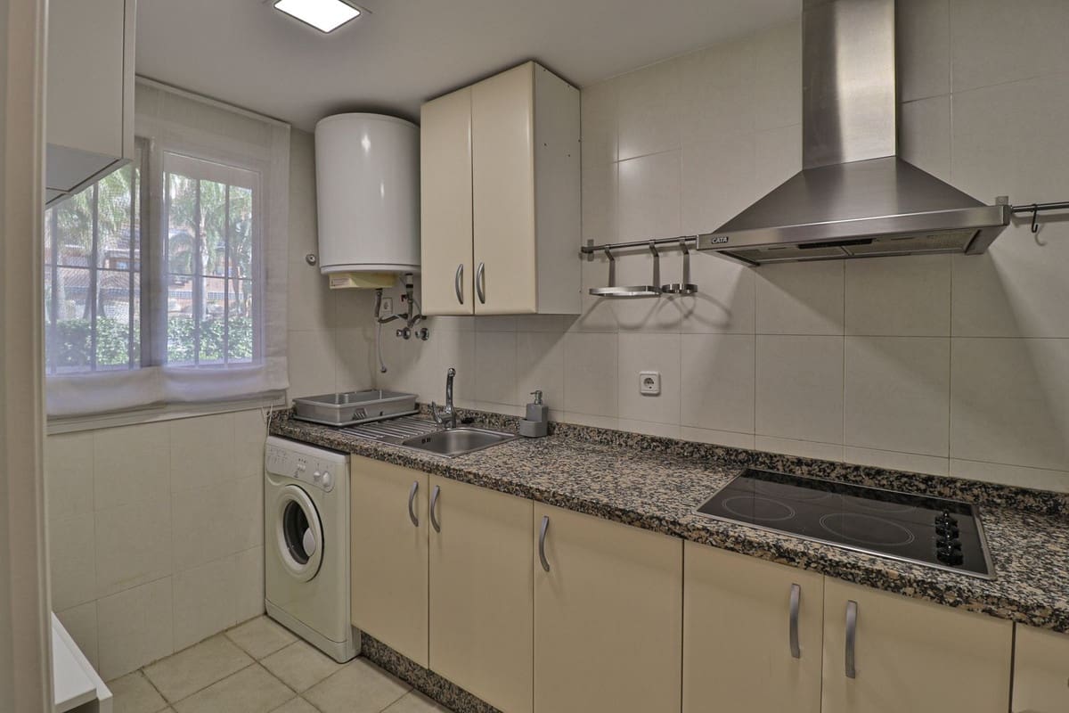 2 Zimmer Apartment zu verkaufen in Bahia de Casares mit Pool - 259.000 € (Ref: 9800084)