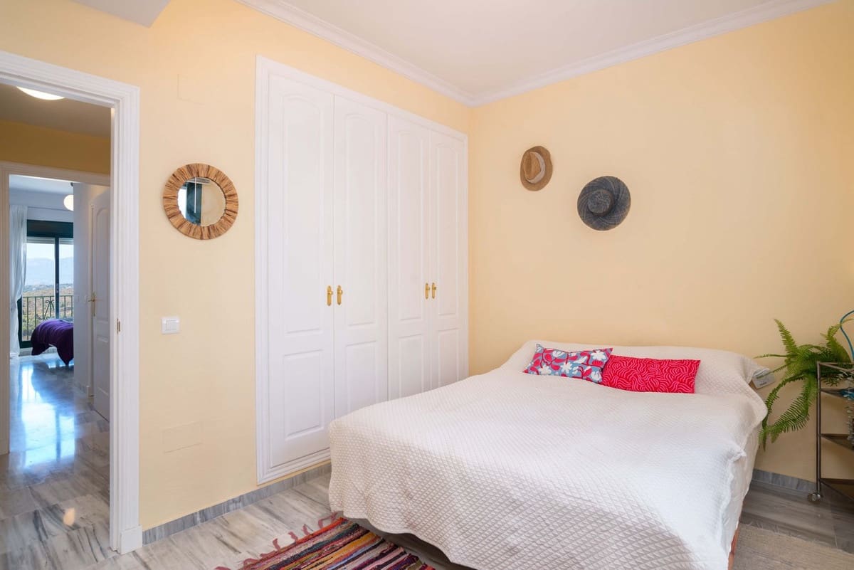 2 sypialnia Apartament na sprzedaż w Alhaurin Golf z basenem garażem - 299 000 € (Ref: 9800085)