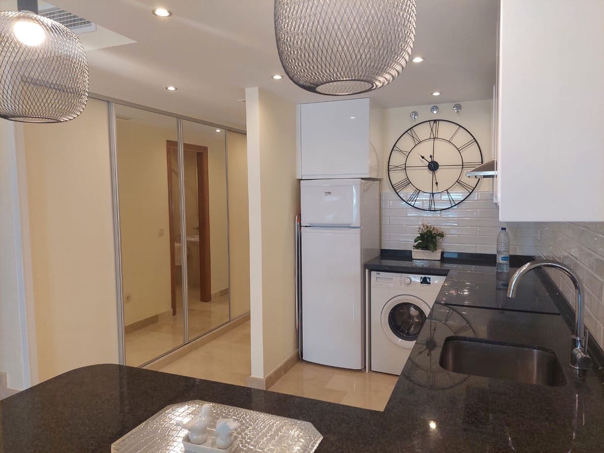 2 Zimmer Apartment zu verkaufen in Benahavis mit Garage - 295.000 € (Ref: 9800088)