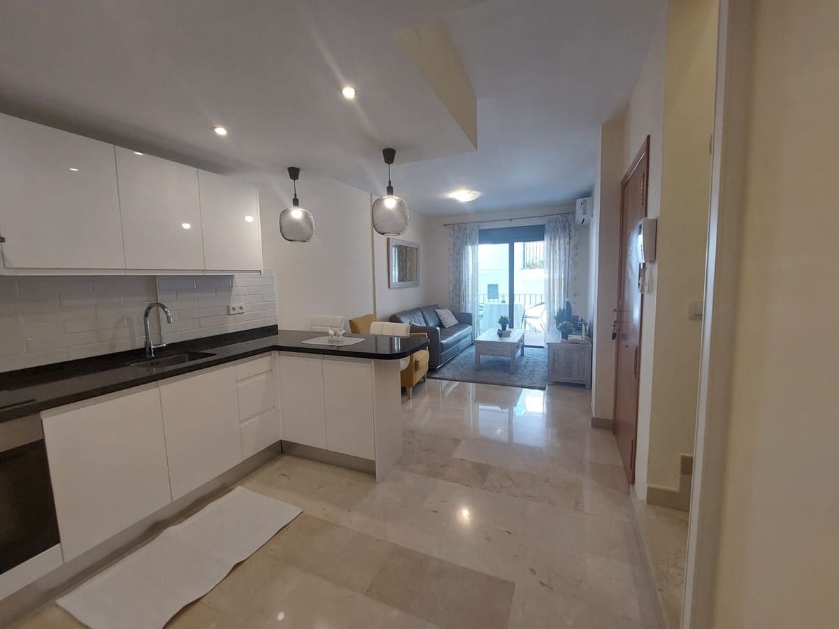 2 Zimmer Apartment zu verkaufen in Benahavis mit Garage - 295.000 € (Ref: 9800088)