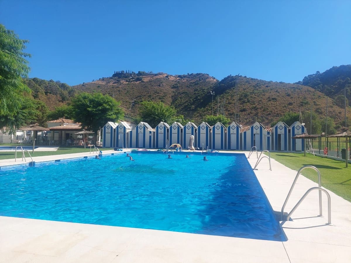 2 Zimmer Apartment zu verkaufen in Benahavis mit Garage - 295.000 € (Ref: 9800088)