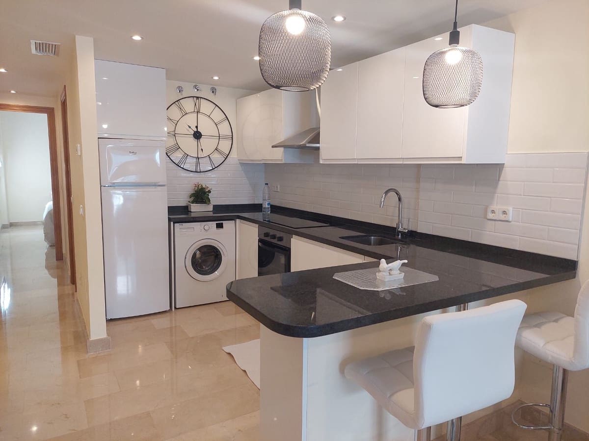 2 Zimmer Apartment zu verkaufen in Benahavis mit Garage - 295.000 € (Ref: 9800088)