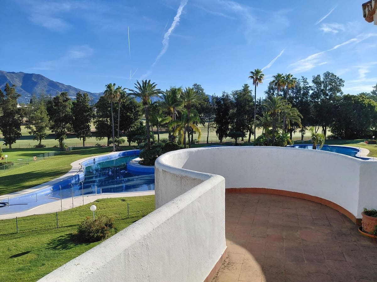 2 Zimmer Apartment zu verkaufen in Mijas Golf mit Pool Garage - 275.000 € (Ref: 9800194)