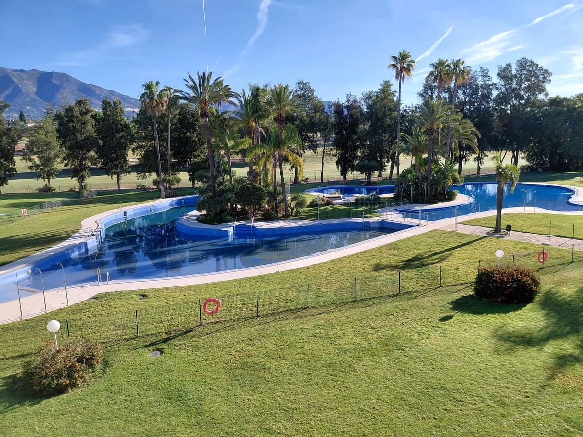 2 Zimmer Apartment zu verkaufen in Mijas Golf mit Pool Garage - 275.000 € (Ref: 9800194)
