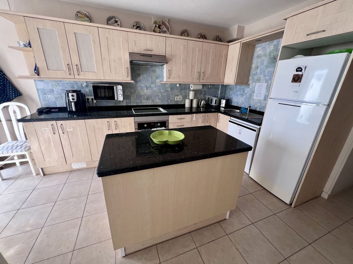 Casa de 3 habitaciones en New Golden Mile en venta con piscina - 550.000 € (Ref: 9800709)