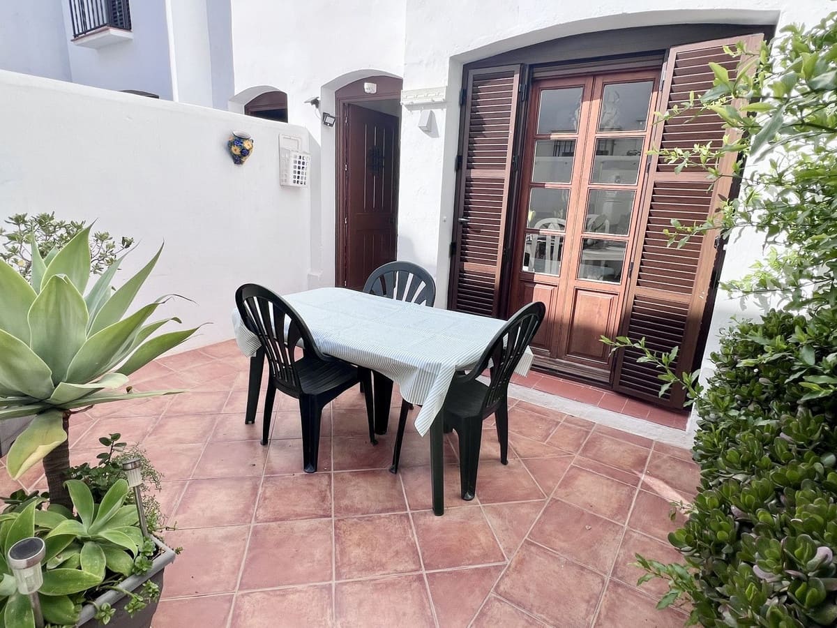 Casa de 3 habitaciones en New Golden Mile en venta con piscina - 550.000 € (Ref: 9800709)