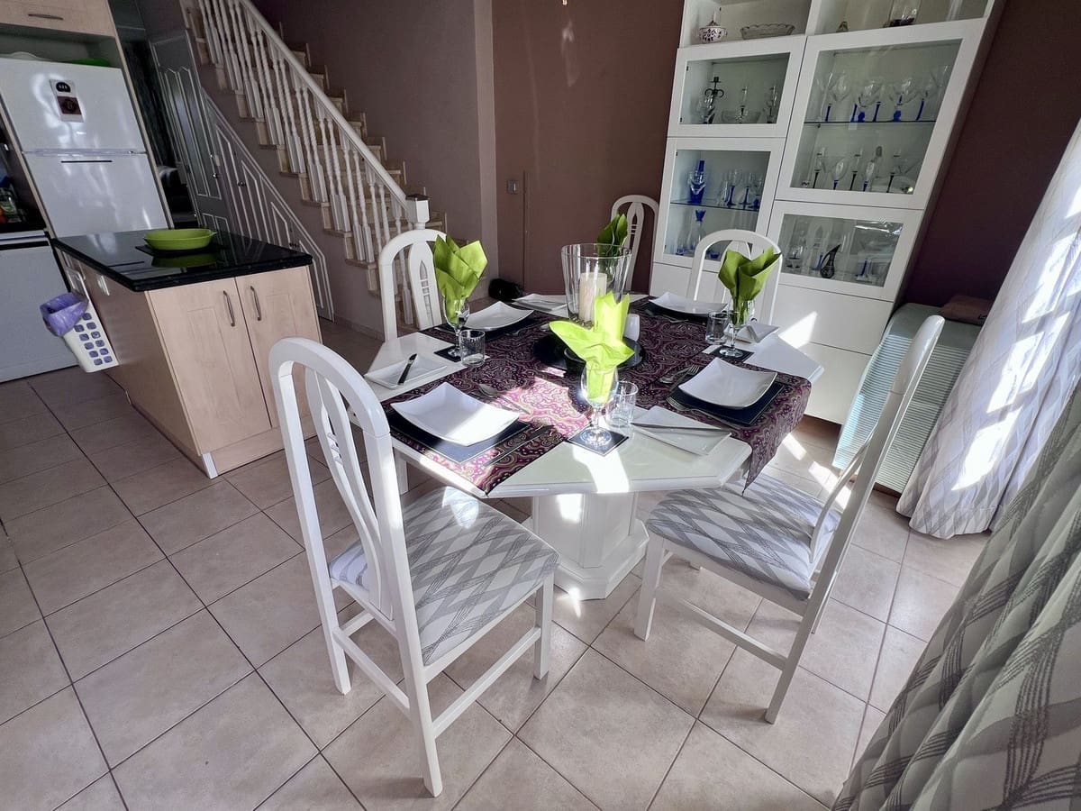 Casa de 3 habitaciones en New Golden Mile en venta con piscina - 550.000 € (Ref: 9800709)