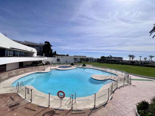 Casa de 3 habitaciones en New Golden Mile, Estepona en venta con piscina - 550.000 € (Ref: 9800709)