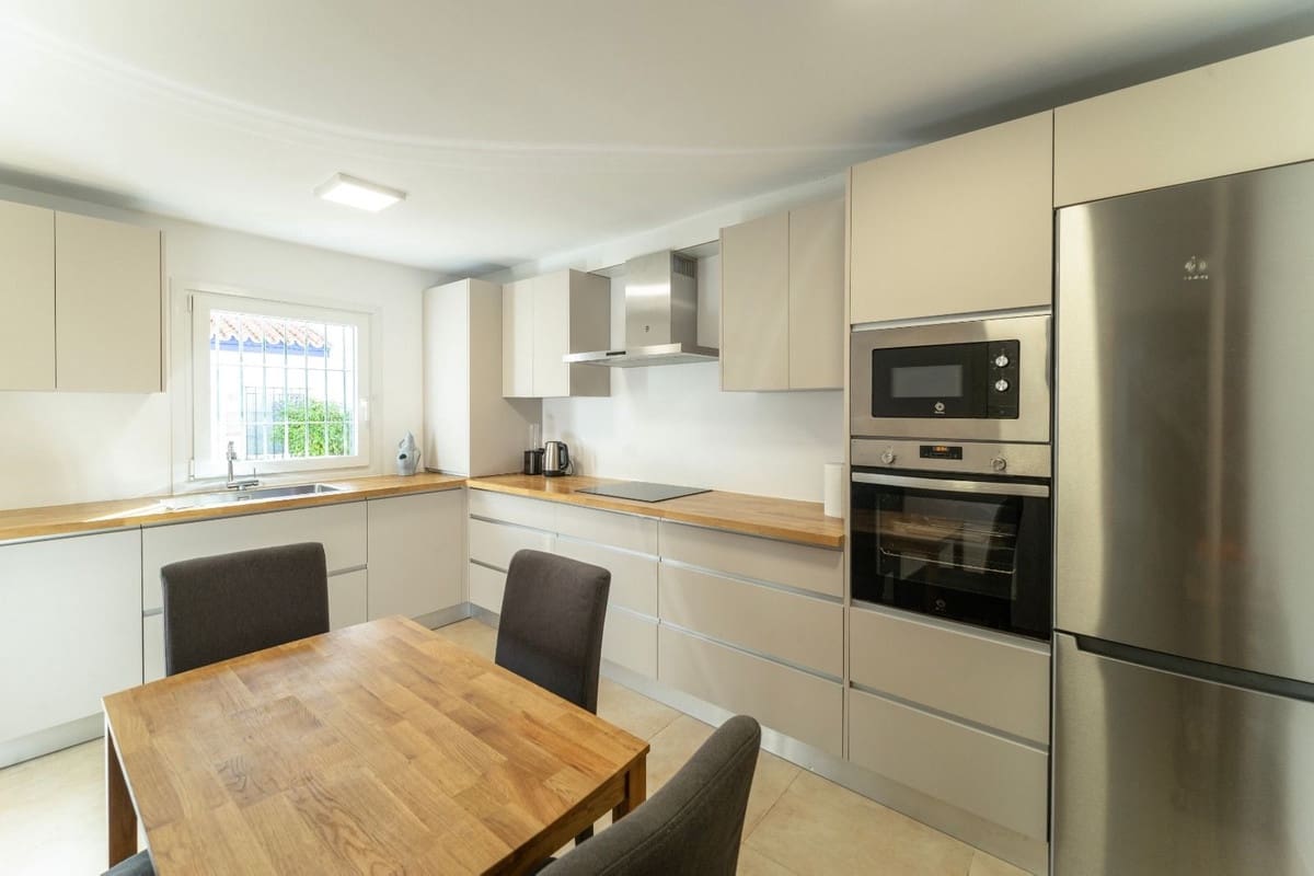 4 quarto Casa em Banda para venda em Atalaya-Isdabe com piscina - 440 000 € (Ref: 9800711)