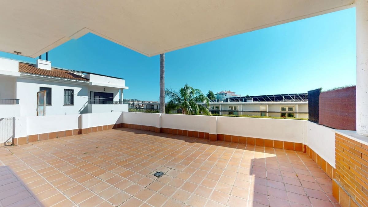 2 slaapkamer Appartement te koop in Mijas Golf met zwembad garage - € 298.000 (Ref: 9800712)