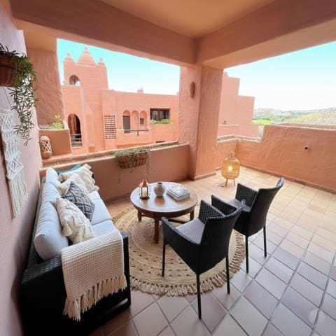 2 sovrum Lägenhet till salu i La Duquesa / Puerto de la Duquesa, Manilva med pool garage - 285 000 € (Ref: 9800715)