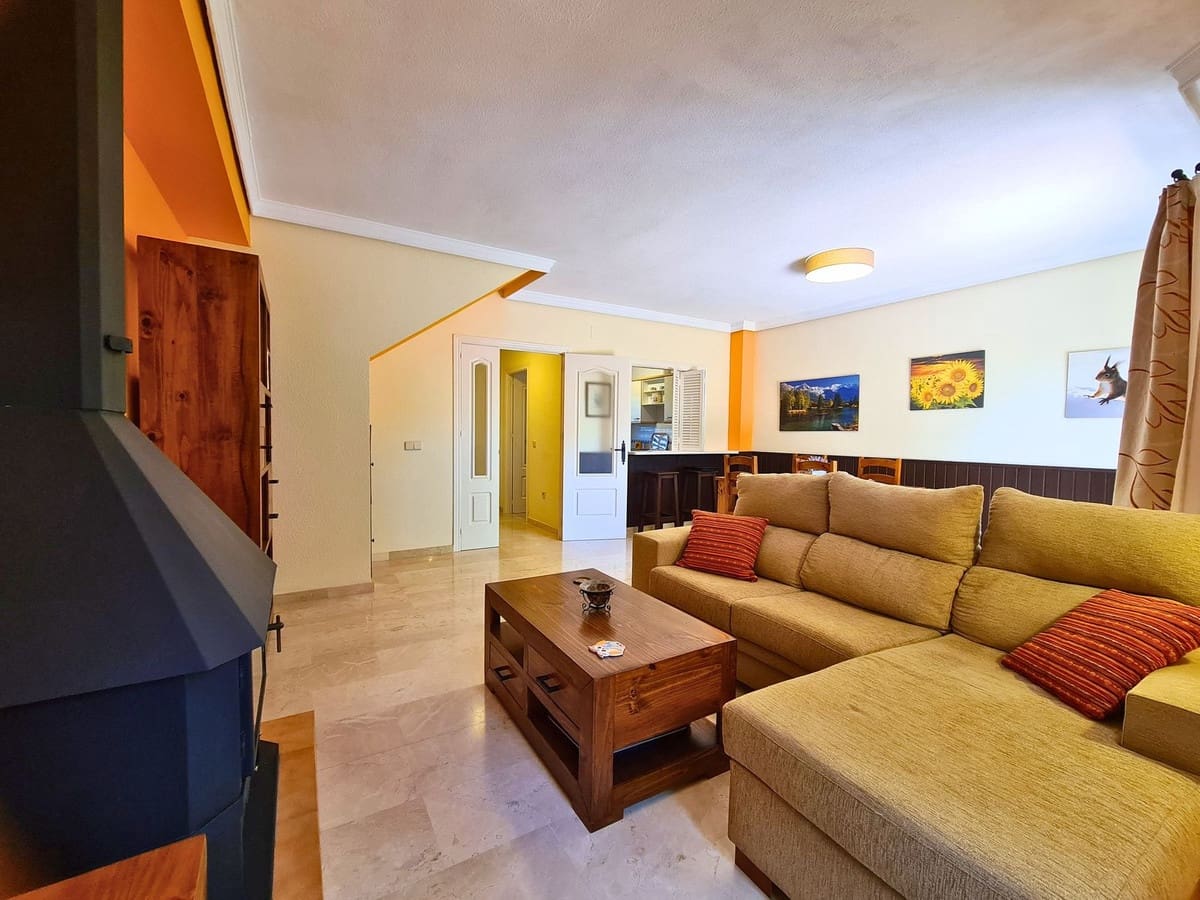 3 Zimmer Haus zu verkaufen in La Duquesa / Puerto de la Duquesa mit Pool Garage - 369.000 € (Ref: 9800757)