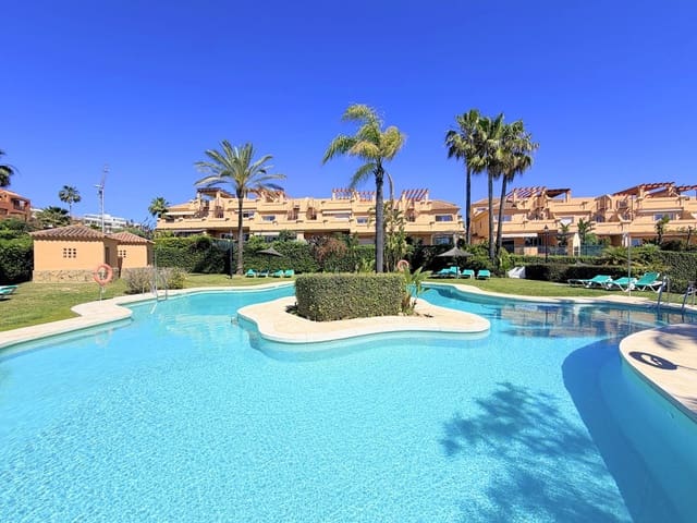 3 chambre Maison de Ville à vendre à Estepona avec piscine garage - 550 000 € (Ref: 9800759)