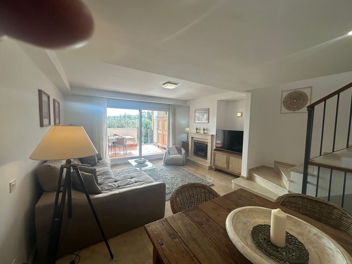 4 bedroom Townhouse for sale in Cabopino with pool garage - € 539,000 (Ref: 9800760)