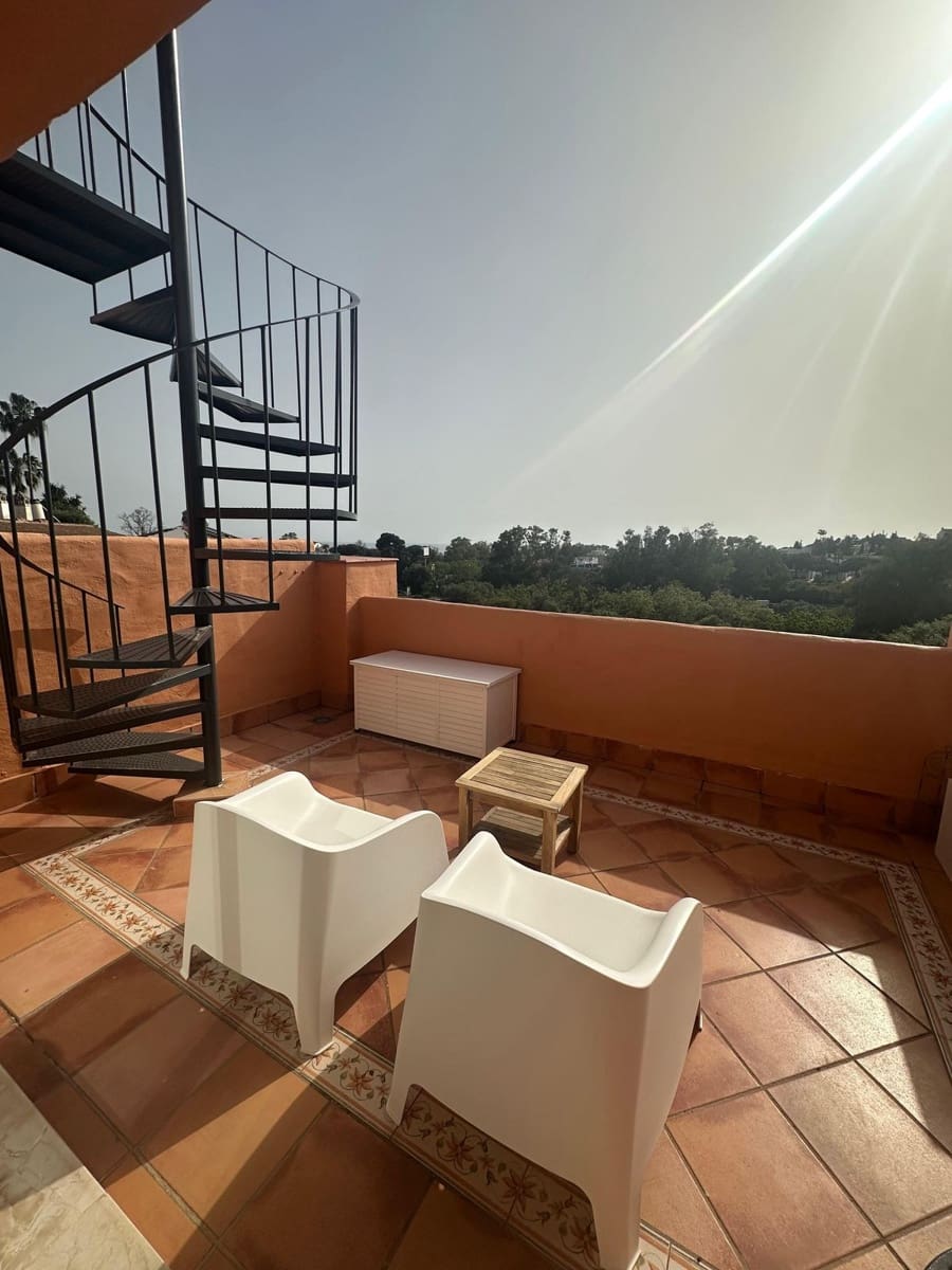 4 bedroom Townhouse for sale in Cabopino with pool garage - € 539,000 (Ref: 9800760)