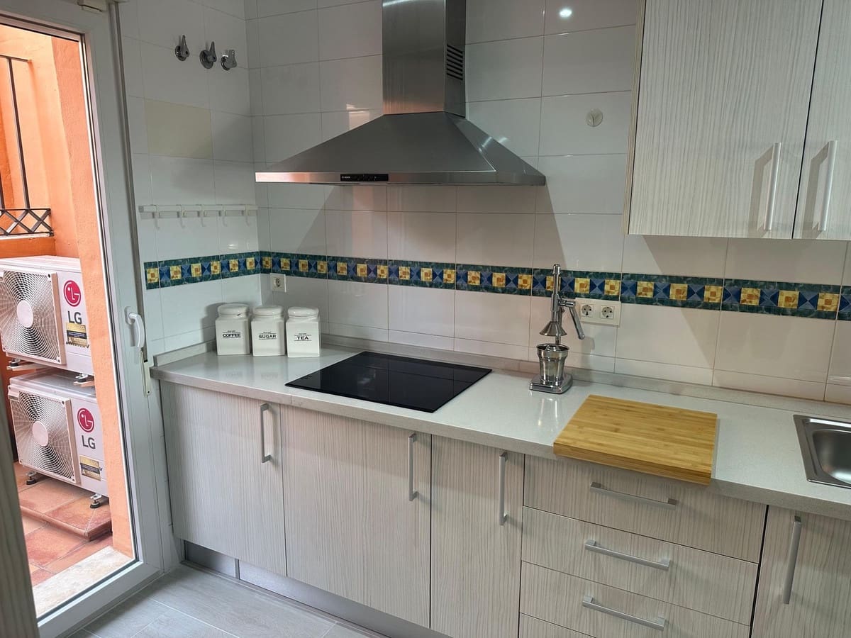 4 bedroom Townhouse for sale in Cabopino with pool garage - € 539,000 (Ref: 9800760)