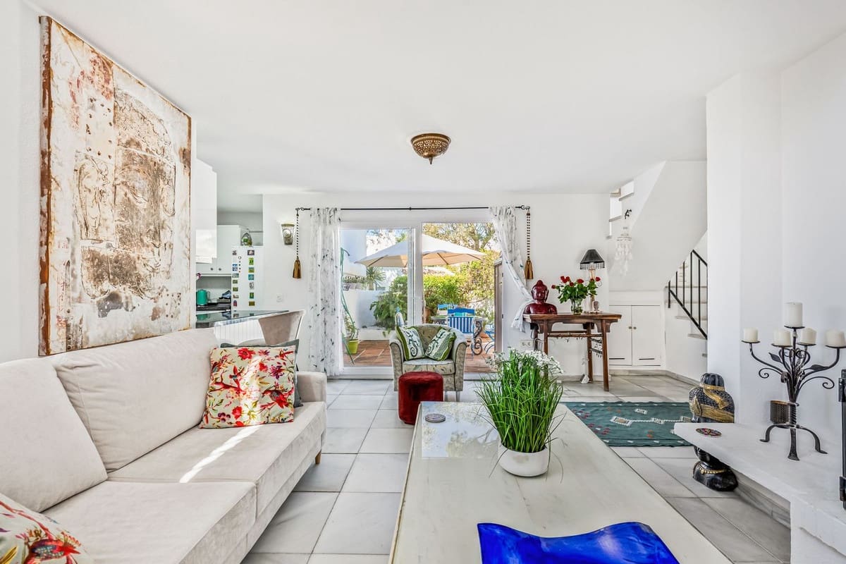 3 bedroom Townhouse for sale in Bahia de Casares with pool - € 499,000 (Ref: 9800822)