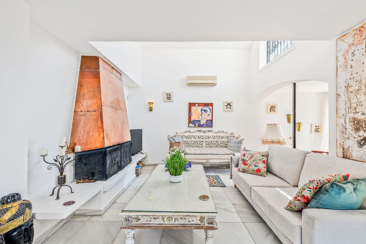 3 bedroom Townhouse for sale in Bahia de Casares with pool - € 499,000 (Ref: 9800822)