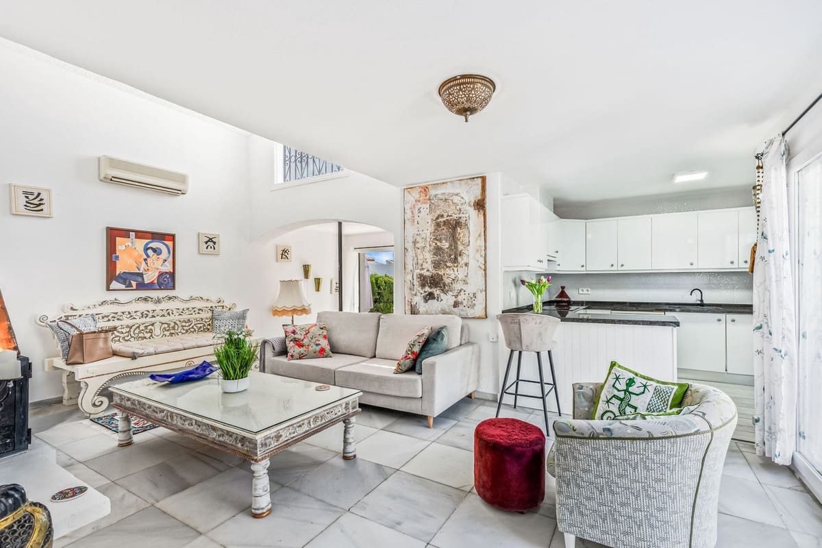 3 bedroom Townhouse for sale in Bahia de Casares with pool - € 499,000 (Ref: 9800822)