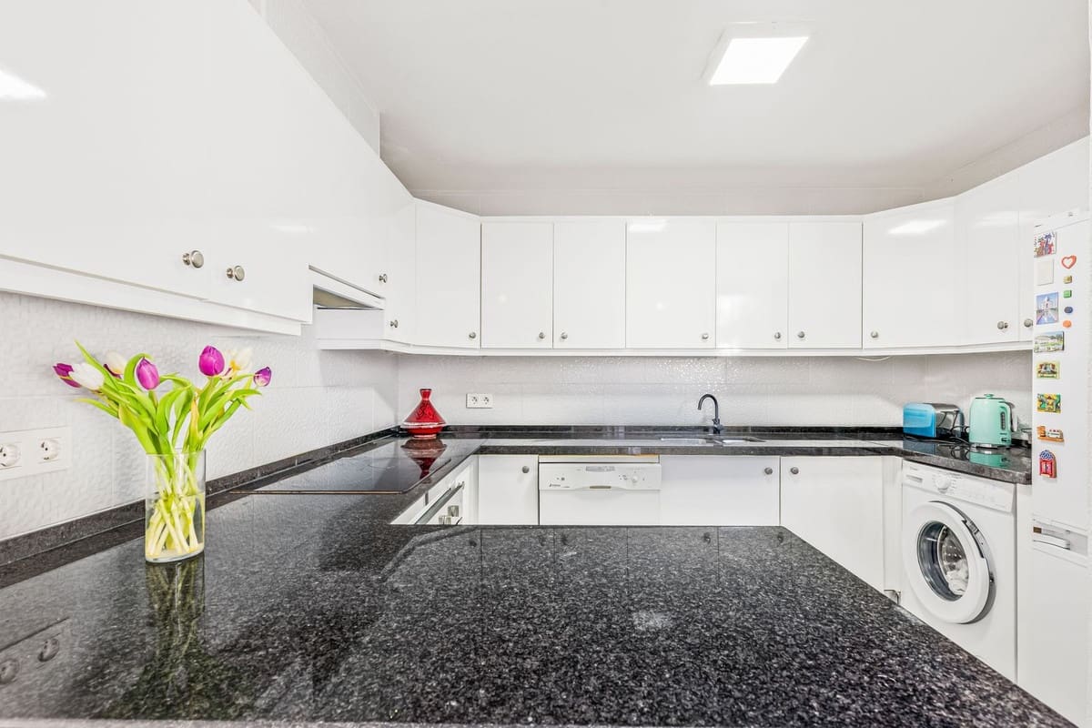 3 bedroom Townhouse for sale in Bahia de Casares with pool - € 499,000 (Ref: 9800822)