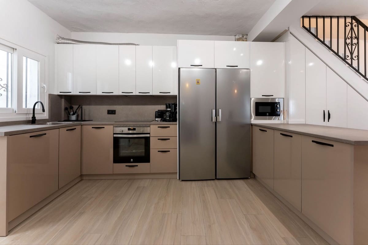 6 Zimmer Haus zu verkaufen in Monda - 395.000 € (Ref: 9800823)