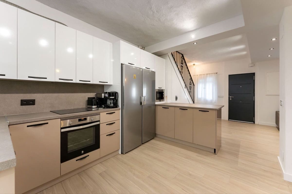 6 Zimmer Haus zu verkaufen in Monda - 395.000 € (Ref: 9800823)