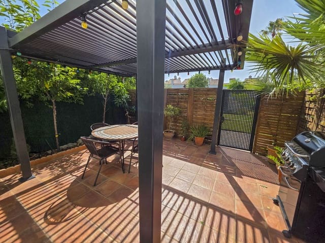 3 bedroom Townhouse for sale in Bahia de Casares, Casares with pool - € 390,000 (Ref: 9800824)