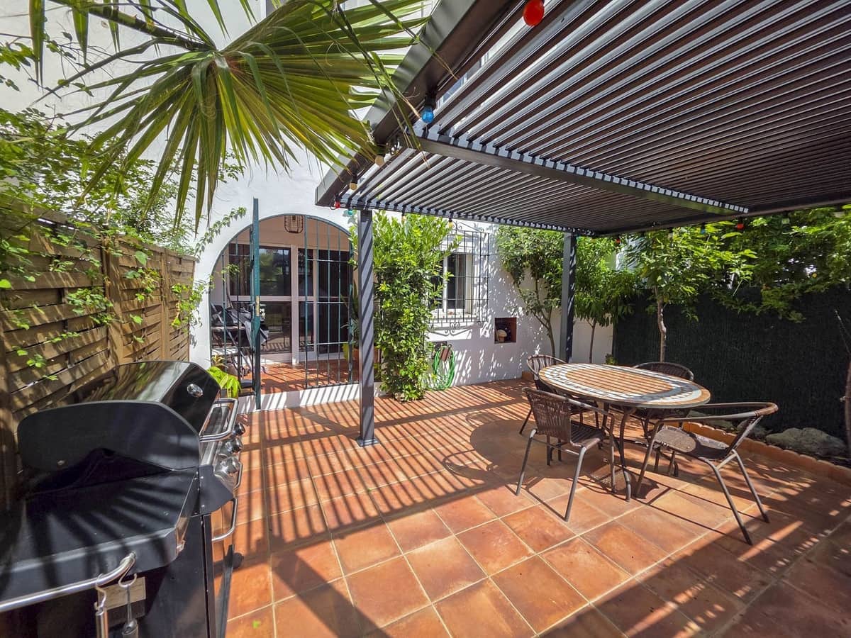 3 bedroom Townhouse for sale in Bahia de Casares with pool - € 390,000 (Ref: 9800824)