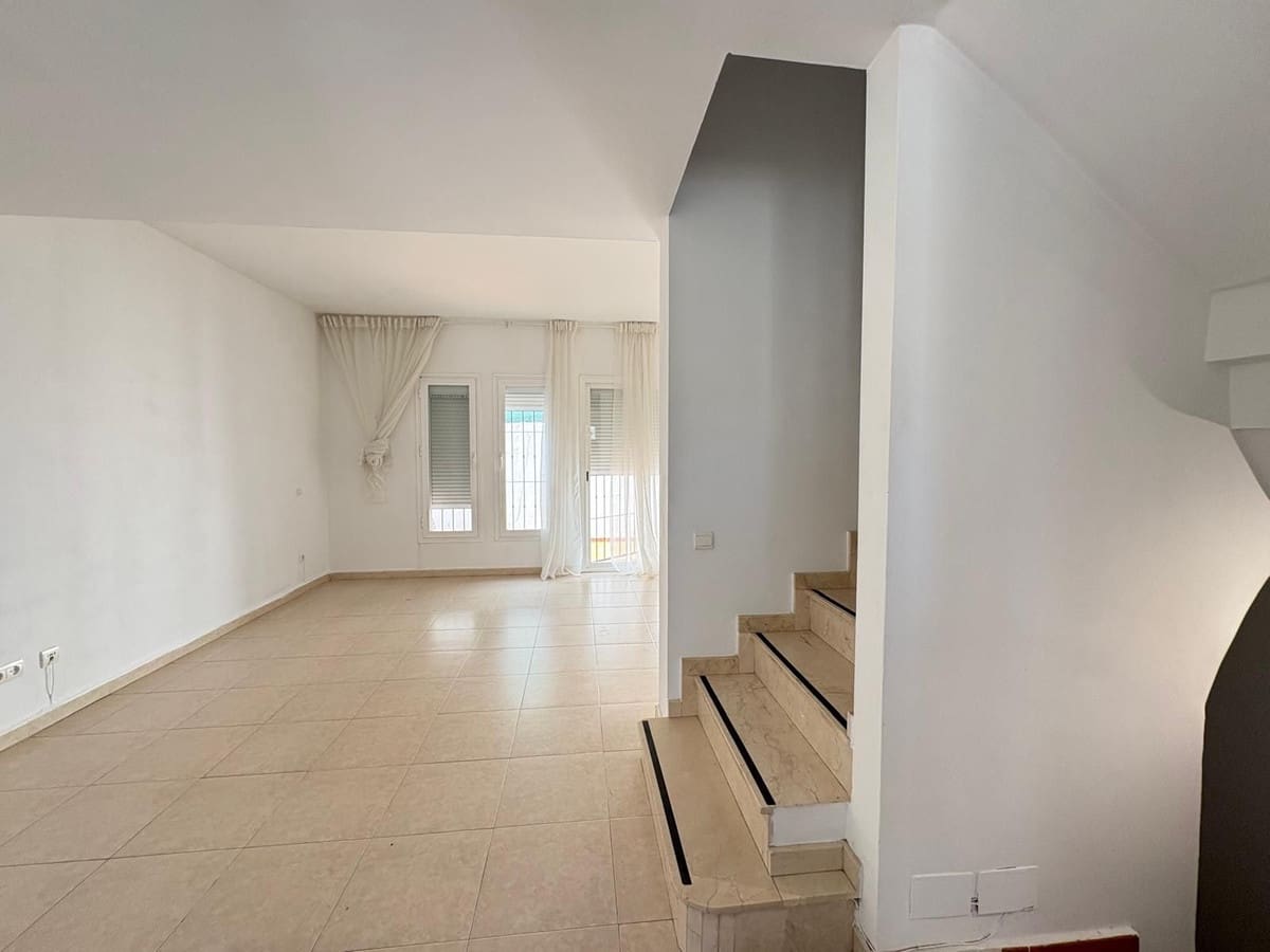 4 chambre Maison de Ville à vendre à Estepona avec garage - 470 000 € (Ref: 9801364)