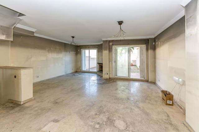 Casa de 3 habitaciones en La Duquesa / Puerto de la Duquesa, Manilva en venta con garaje - 380.000 € (Ref: 9801366)