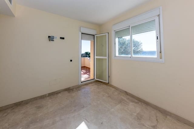 Casa de 3 habitaciones en La Duquesa / Puerto de la Duquesa, Manilva en venta con garaje - 380.000 € (Ref: 9801366)