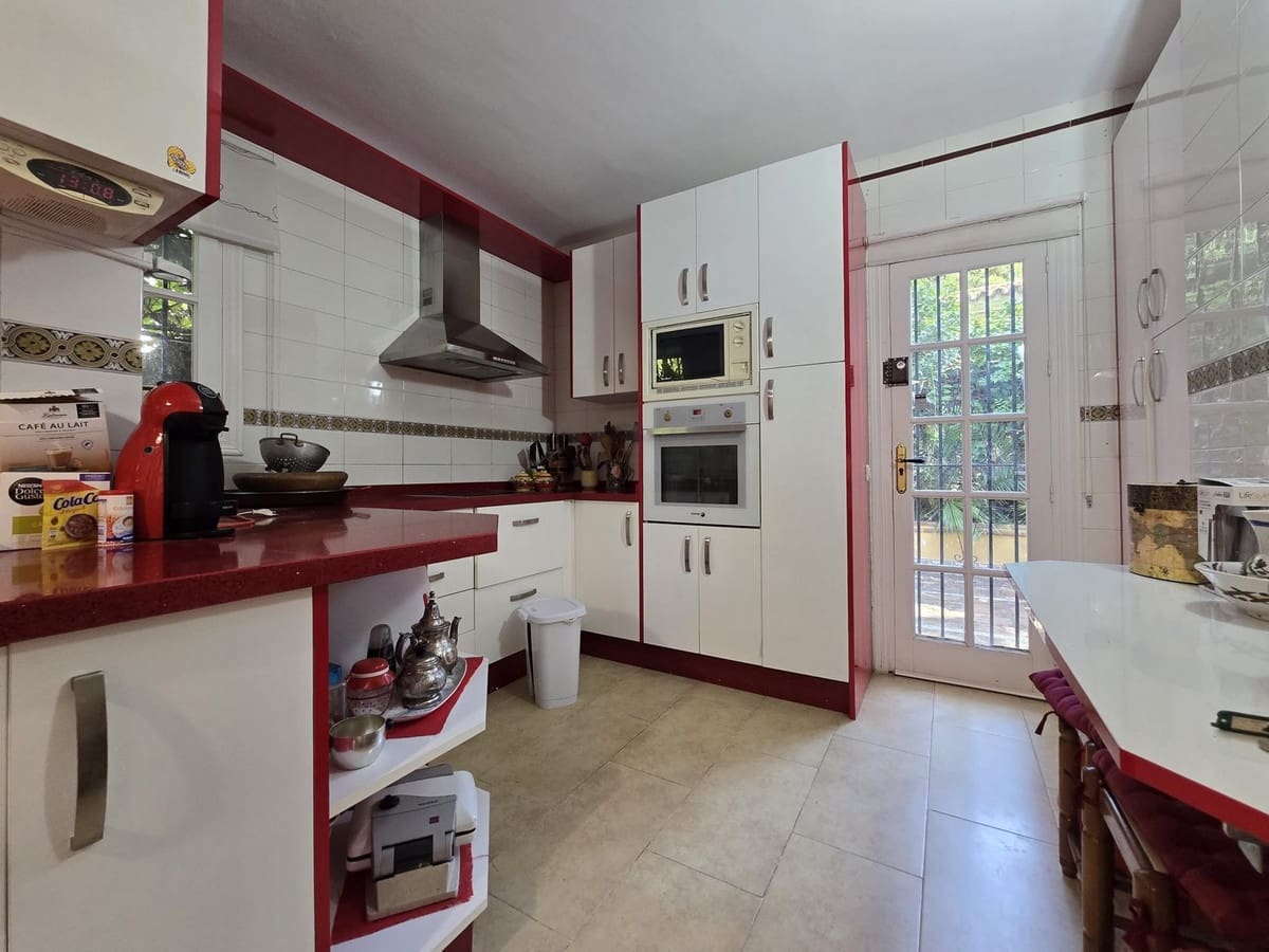 4 chambre Villa/Maison à vendre à Calahonda avec piscine garage - 890 000 € (Ref: 9802542)