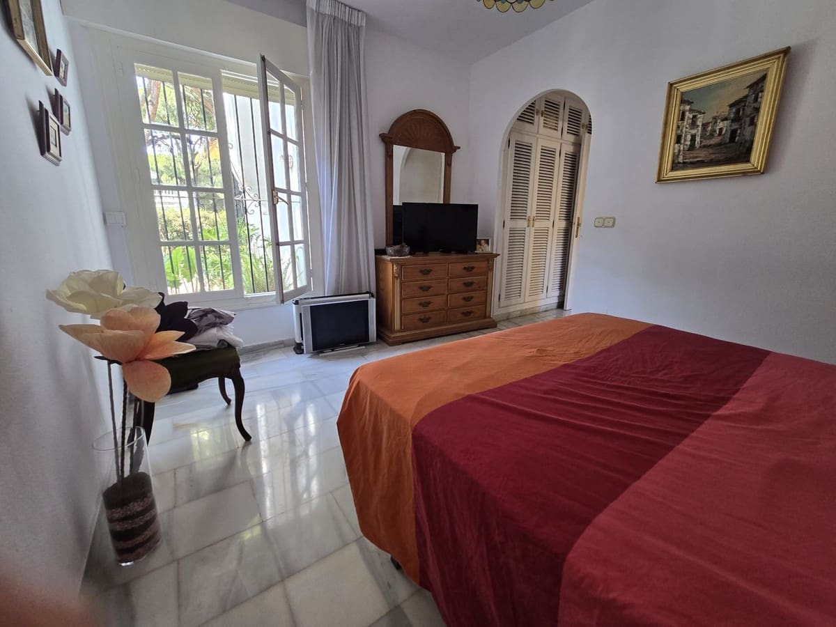 4 chambre Villa/Maison à vendre à Calahonda avec piscine garage - 890 000 € (Ref: 9802542)